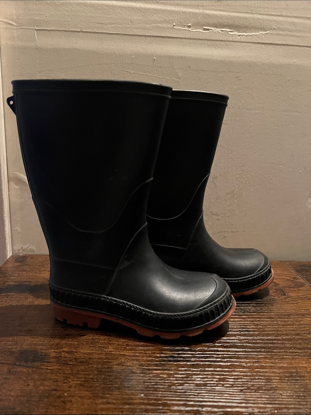 Boys rain boots size 9